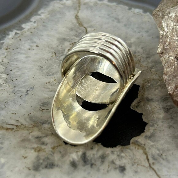 Sterling Silver Hammered Oval Modern Band Fashion Ring For  Sterling Silver Hammered Oval Modern Band Fashion Ring For Women, Taxco Mexico
